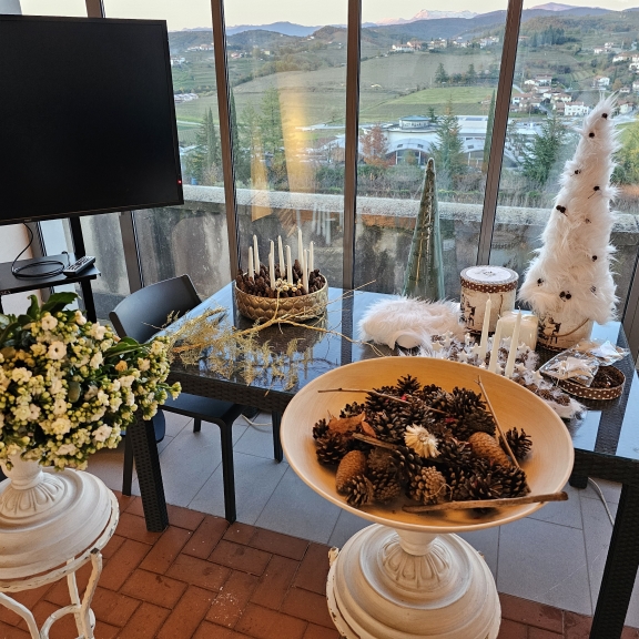 Materiali, s katerimi je Simon Ogrizek ustvarjal aranžmaje