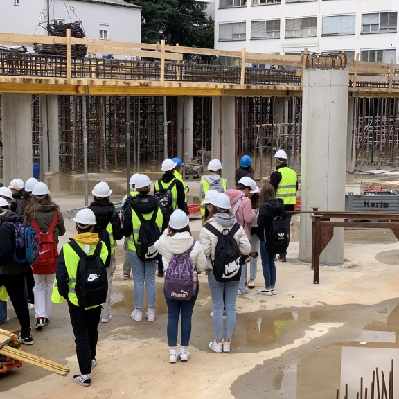 Predstavitev poklicev področja gradbeništva