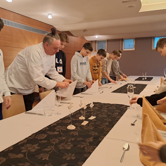 Predstavitev gostinskih poklicev in praktična izkustva