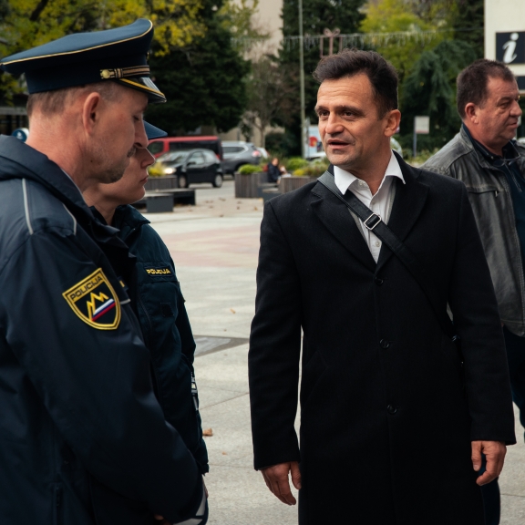 predstavljal se je tudi poklic policista